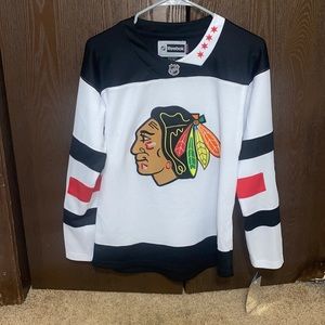 BlackHawks Jersey Brand NEW. Womens